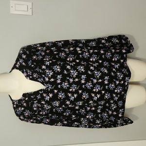 Suzy Shier Floral Top